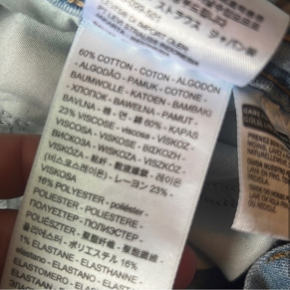 3/$15 ☮️ Levi’s Light Wash Denim Boyfriend Jeans - Picture 8 of 8